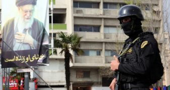 Info Shqip: Garda Revolucionare iraniane kërcënon vendet e Gjirit: Do t’ju shkatërrojmë rafineritë