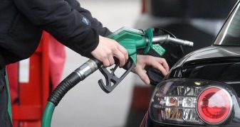 Info Shqip: Lajm i mirë: Bie çmimi i naftës në Kosovë