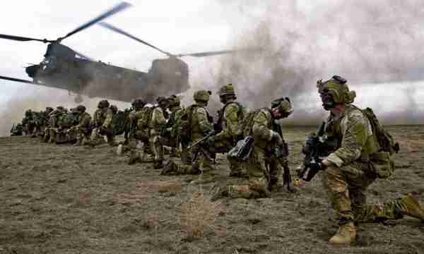 SHBA si e shpëtoi pilotin nga avioni i rrëzuar në Iran? (VIDEO)