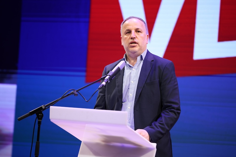 Azizi i VLEN-it sulmon Aliun Ahmetin: Pse Kurtin i prishi "jaraninë" me Vuçiqin?
