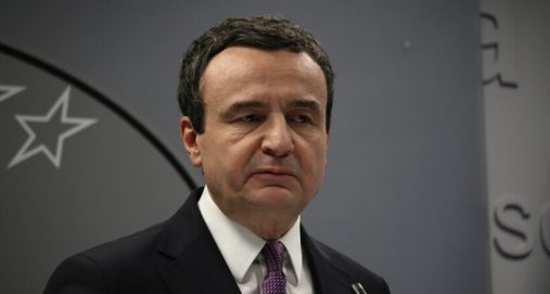 Info Shqip: Kurti: Serbët në Kosovë po përballen me trysni që patjetër ta votojnë Listën Serbe