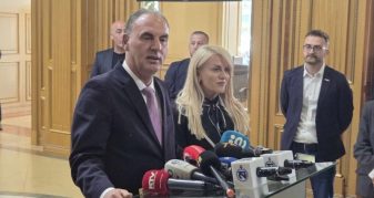 Info Shqip: Fatmir Limaj në takim me Bedri Hamzën, pritet mbështetja për PDK-në