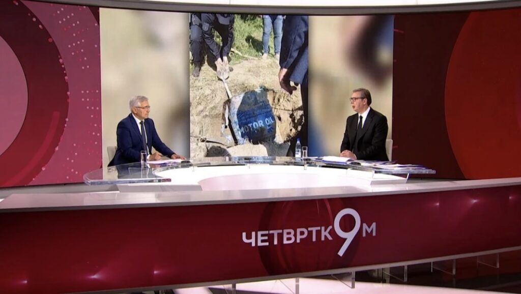 Vuçiq i bërtet moderatorit të RTS-së gjatë debatit të ashpër: Reagimi i ashpër i presidentit serb (VIDEO) 