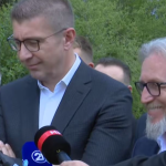 Info Shqip: Mickoski përkrah Limanit: “A e shihni që ai është me mua”