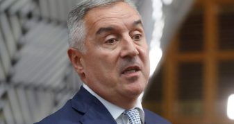 Info Shqip: Gjukanoviq: Serbët angazhuan 27 vajza për të joshur zyrtarët e KFOR-it në Kosovë