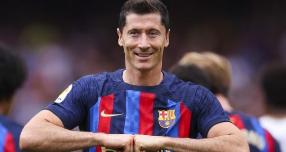 Info Shqip: ​Lewandowski paralajmëron largimin nga Barcelona