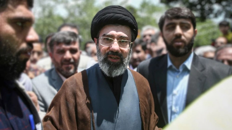 Ajatolli Mojtaba Khamenei: Udhëheqësi i fshehur i Iranit përmes rrjeti korrierësh 