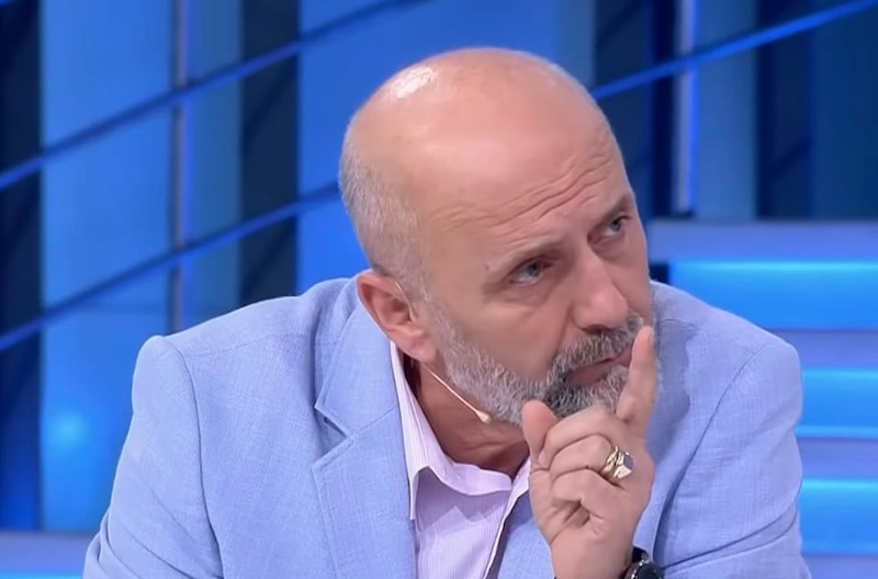 Alfred Cako zbulon arsye historike kundër gjuhës shqipe nga figura të mëdha
