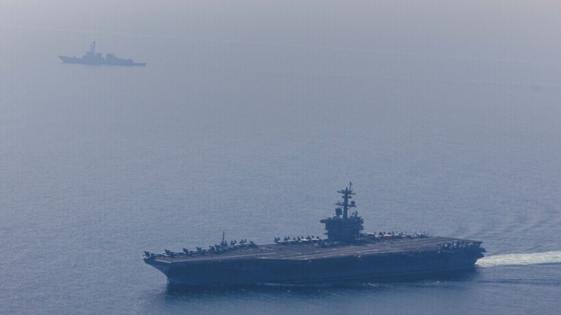 Irani sulmon anijen amerikane në Hormuz: Raketat goditën pasi injoroi paralajmërimet
