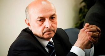 Info Shqip: Isa Mustafa ‘godet’ Vjosa Osmanin: Ajo e dëmtoi LDK-në për interesa të saj dhe të Kurtit, jo të vendit