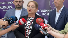 Info Shqip: Janevska: Do të diskutohet ndalimi i telefonave gjatë mësimit në shkollat e mesme