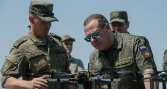 Info Shqip: Droni rus në Rumani, Medvedev: Qytetarë të BE-së, gjumi i qetë ka marrë fund