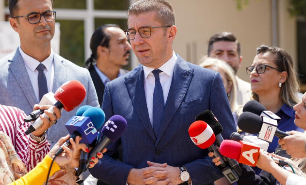 Kryeministri Mickoski e quan spiunazhin në Presidencë "fundërrinë e shoqërisë së kaluar"
