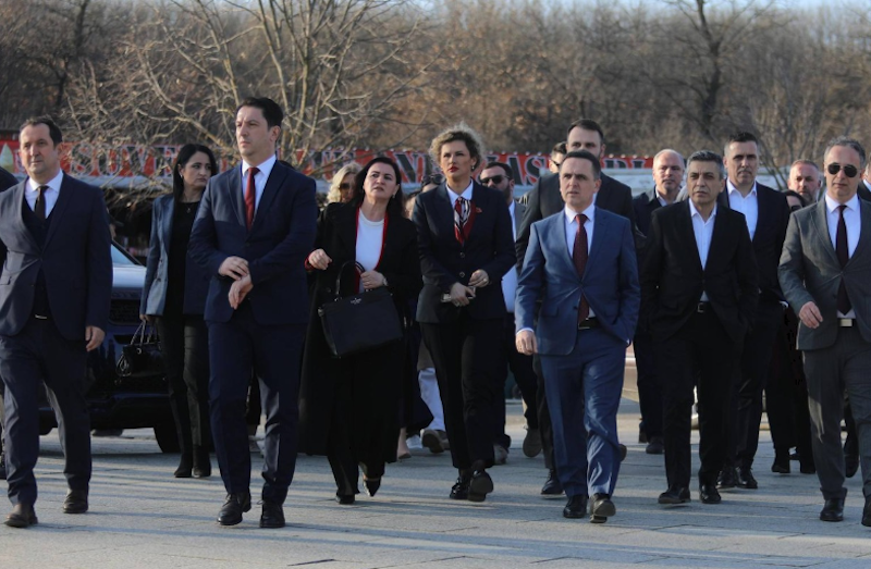 vlen-mbledh-850-delegate-ne-kongresin-e-9-majit-zbulohet-slogani-zyrtar