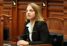 Pas protestave në shesh, deputetja e qarkut Shkodër njofton largimin nga PS: Nga sot do jem e pavarur