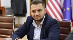 Info Shqip: Qamili: Derisa VLEN të jetë në Qeveri, gjuha shqipe nuk do të preket, provimet në shqip