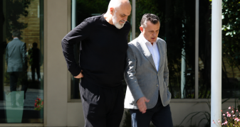 Info Shqip: Rama mbledh drejtuesit e PS-së dhe ministrat në kulmin e protestave