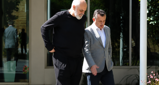 Info Shqip: Rama mbledh drejtuesit e PS-së dhe ministrat në kulmin e protestave