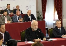 “Si mund të jem unë kundër jush? “, Rama thotë se e ka menduar dorëheqjen