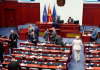 Përplasje e ashpër në Kuvend për Ligjin e Përfaqësimit të Drejtë dhe Adekuat