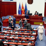 Përplasje e ashpër në Kuvend për Ligjin e Përfaqësimit të Drejtë dhe Adekuat