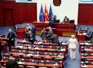 Përplasje e ashpër në Kuvend për Ligjin e Përfaqësimit të Drejtë dhe Adekuat