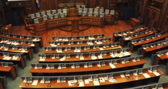 Info Shqip: Parlamenti i ri me 101 deputetë të vjetër