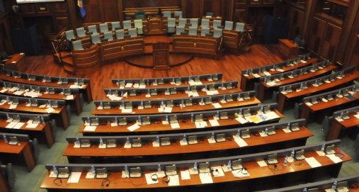 Info Shqip: Parlamenti i ri me 101 deputetë të vjetër
