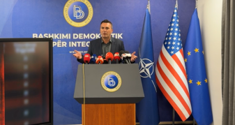 Info Shqip: Rikonstruimi i Qeverisë, Ademi: VMRO-DPMNE po dikton emrat e ministrave shqiptarë
