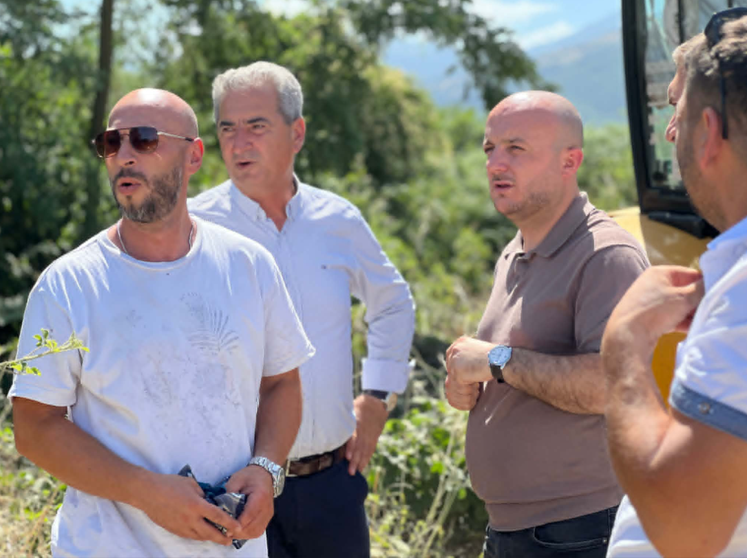 Bashkëpunimi që ndryshon bujqësinë: Hoxha dhe Abazi përmirësojnë ujitjen në Bogovinë 