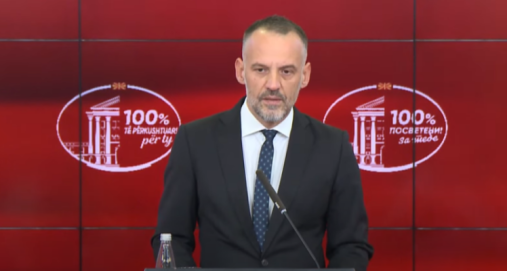 Info Shqip: Fetai zyrtarisht dorëhiqet nga posti i zv.kryeministrit, publikon letrën dorëzuar kryeministrit Mickoski