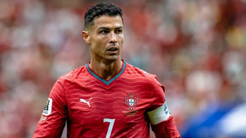 Info Shqip: Zbulohen prapaskenat: Cristiano Ronaldo ishte një hap larg Milanit, por pse dështoi gjithçka?