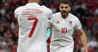 Info Shqip: I lindur në Serbi, me prindër nga Sharri: Historia e lojtarit që nuk pranoi kurrë ngjyrat kuqezi dhe na ndëshkoi dje