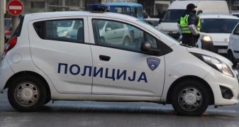 Info Shqip: Skandaloze: Profesori e sulmon fizikisht nxënësen në Maqedoni