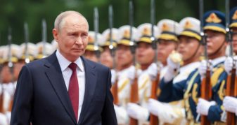 Info Shqip: Putin: Është absurde që ne do të sulmojmë NATO-n, Rusia është gati për paqe me Ukrainën