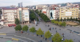 Info Shqip: Hyrja në qendër të Prishtinës me pagesë? Komuna tregon sa pritet të kushtojë taksa