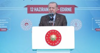 Info Shqip: Erdogan: Rajoni po paguan një “çmim të rëndë ekonomik” nga sulmet ndaj Iranit