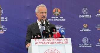 Info Shqip: Turqia: Deri më tani 11 anije në pronësi turke kanë kaluar të sigurta përmes Ngushticës së Hormuzit