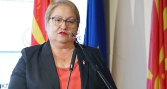 Info Shqip: Mësuesit nuk do të largohen nga puna! Janevska: Ja plani që kemi