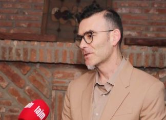 Florian Nesimi ironizon Apasievin: U nervozua për shqipen në Ministrinë e Drejtësisë, ç’do të thotë kur jurisprudenca të zhvillohet edhe në shqip?