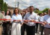 Përurohet rruga në Dubrosht, investim i financuar nga granti qeveritar: Tearca përfiton 2.2 milionë euro për projekte infrastrukturore