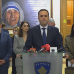 Info Shqip: Kriza brenda “LDK”, baza kërkon shkarkimin e Lumir Abdixhikut