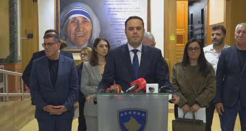 Info Shqip: Kriza brenda “LDK”, baza kërkon shkarkimin e Lumir Abdixhikut