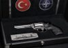 Pse Erdogan u dhuroi nga një pistoletë liderëve të NATO-s?