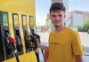 Shembull për t’u marrë shembull: Haroldi 18-vjeçar nga Shkupi punon 12 orë në ditë në karburant për të siguruar studimet