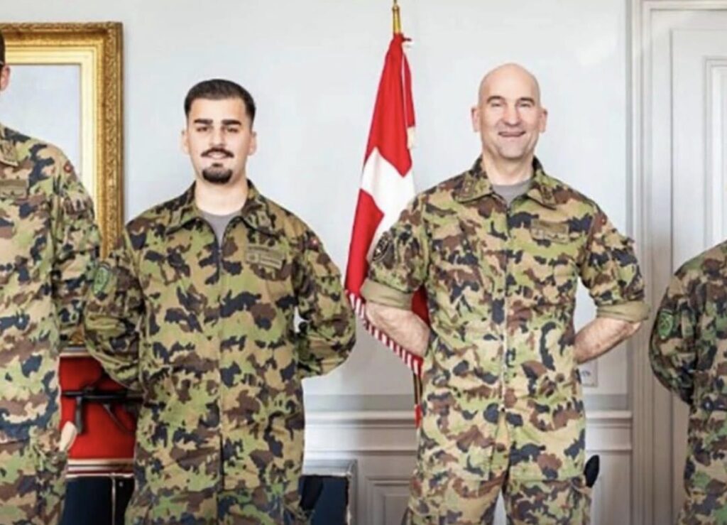 Tre ushtarë shqiptarë shpëtojnë një grua nga vdekja dhe dekorohen nga ushtria zvicerane 