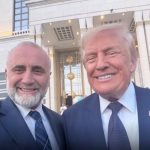 Shqiptari që këshillon Erdoganin pozon krah Trumpit në Ankara