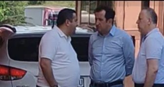 Info Shqip: VLEN: Tre zyrtarët tanë janë ndaluar pa asnjë sqarim!