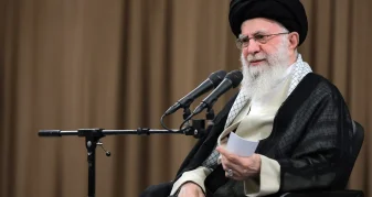 Info Shqip: Irani përgatitet të varrosë ish-udhëheqësin suprem Ali Khamenei