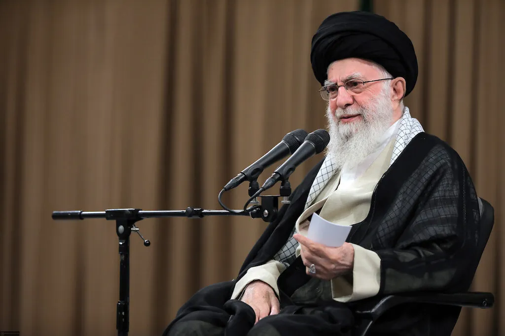 Irani nis ceremonitë funerale për ish-udhëheqësin suprem Ali Khamenei

